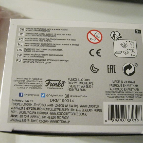 Funko Pop&Tee Stranger Things NIB - Picture 13 of 14